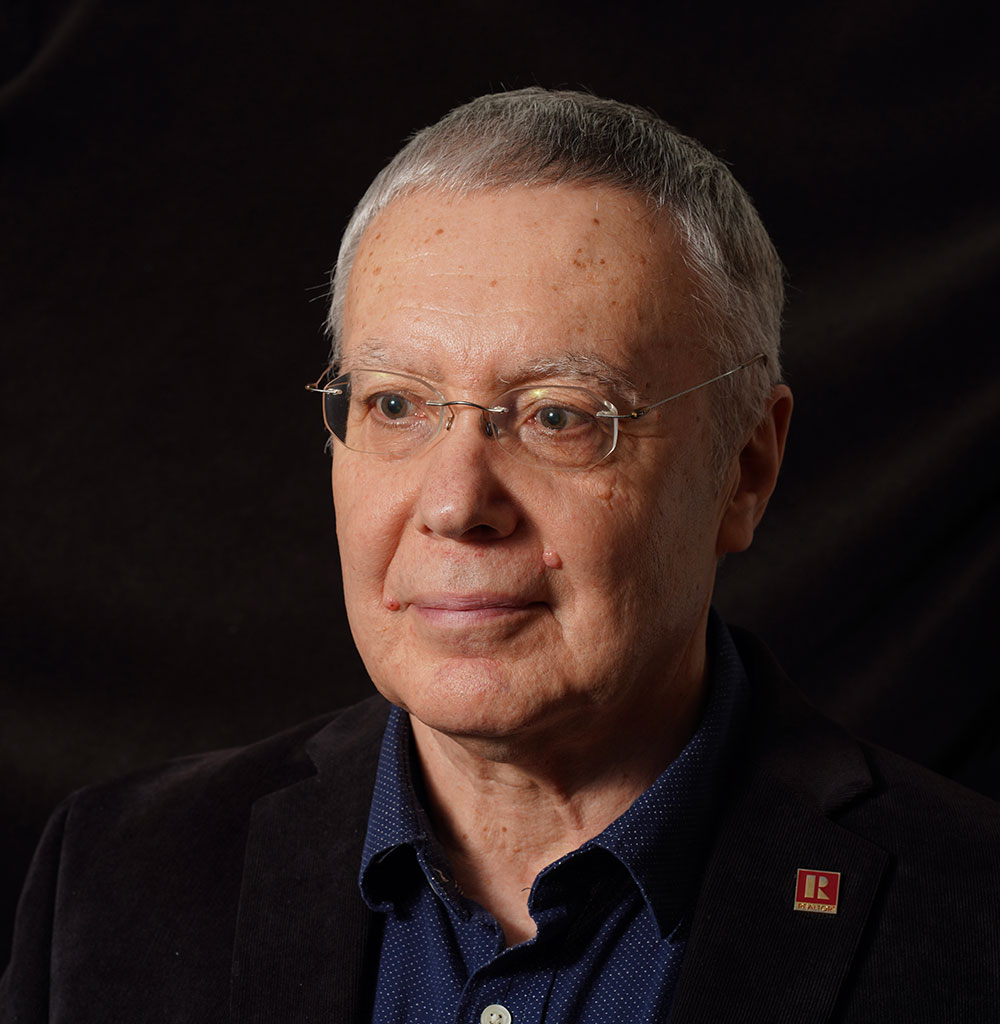Jerzy Piotrowicz headshot
